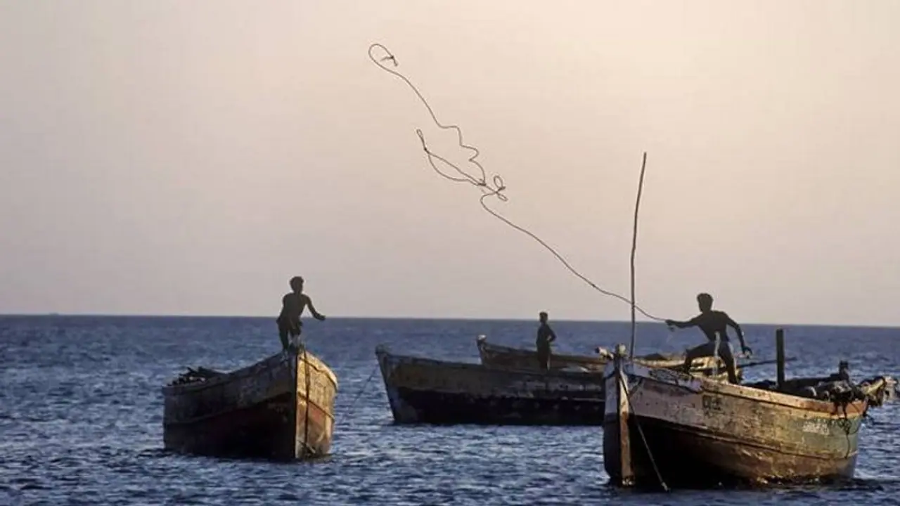 Sri Lankan Navy ने 55 Indian मछुआरों को पकड़ा, तमिलनाडु के CM ने केंद्र से मांगी मदद Sri Lankan Navy ने 55 Indian मछुआरों को पकड़ा, तमिलनाडु के CM ने केंद्र से मांगी मदद