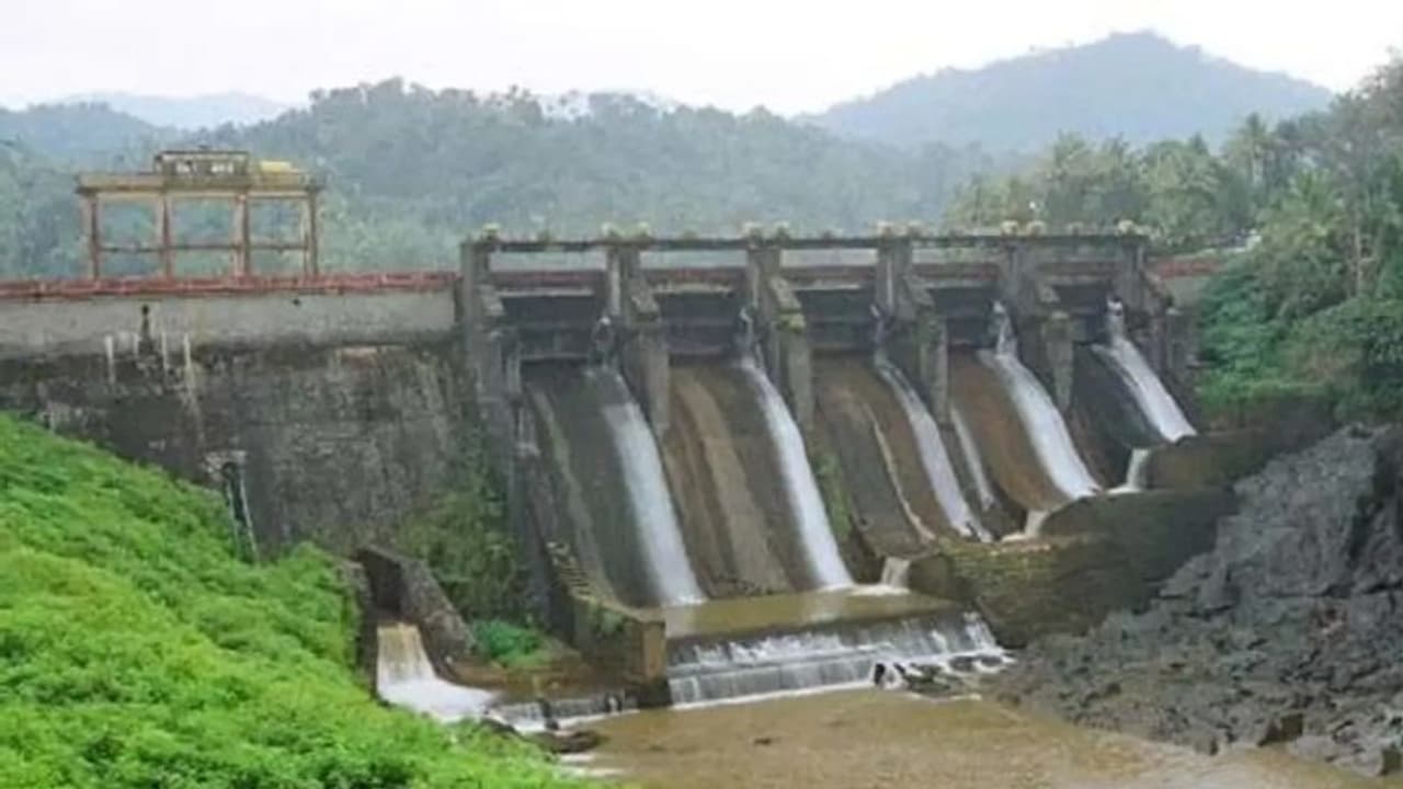 നിയമങ്ങൾക്ക് പുല്ലുവില; കല്ലാർ ഡാമിൻറെ വൃഷ്ടി പ്രദേശത്ത് കെഎസ്ഇബിയുടെ കെട്ടിട നിർമ്മാണം നിയമങ്ങൾക്ക് പുല്ലുവില; കല്ലാർ ഡാമിൻറെ വൃഷ്ടി പ്രദേശത്ത് കെഎസ്ഇബിയുടെ കെട്ടിട നിർമ്മാണം