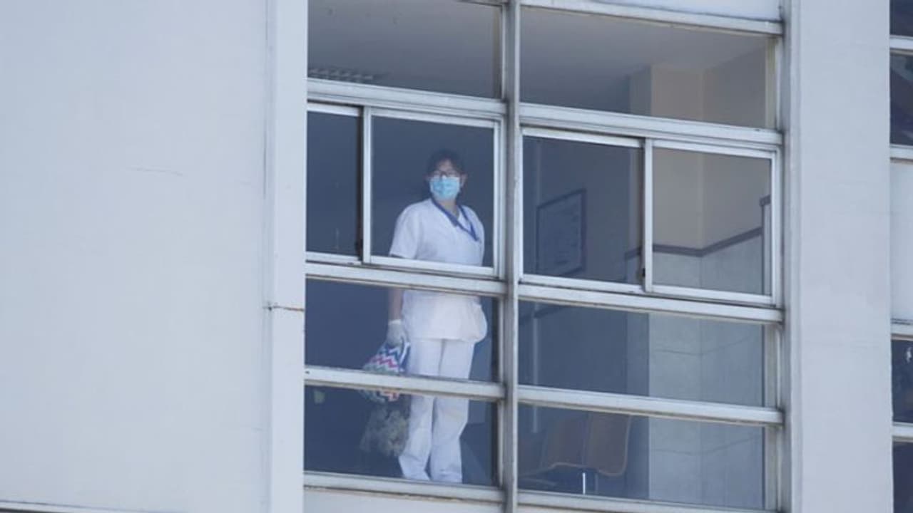 तेजी से फैलते ओमिक्रोन को लेकर डॉ. रणदीप गुलेरिया ने किया आगाह; ब्रिटेन के बाद नीदरलैंड में क्रिसमस फीका तेजी से फैलते ओमिक्रोन को लेकर डॉ. रणदीप गुलेरिया ने किया आगाह; ब्रिटेन के बाद नीदरलैंड में क्रिसमस फीका