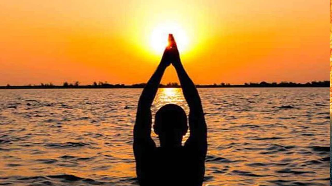 20 दिसंबर से शुरू हो चुका है पौष मास, अच्छी सेहत और लंबी उम्र के लिए करें सूर्य पूजा 20 दिसंबर से शुरू हो चुका है पौष मास, अच्छी सेहत और लंबी उम्र के लिए करें सूर्य पूजा