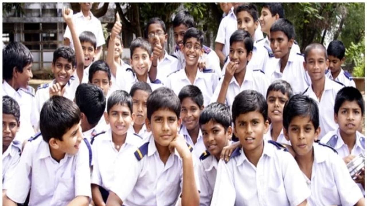 Happiness Curriculum : പ്രൈമറി സ്കൂളുകളിൽ 'ഹാപ്പിനെസ് കരിക്കുലം' ഉൾപ്പെടുത്താനൊരുങ്ങി യുപി സർക്കാർ