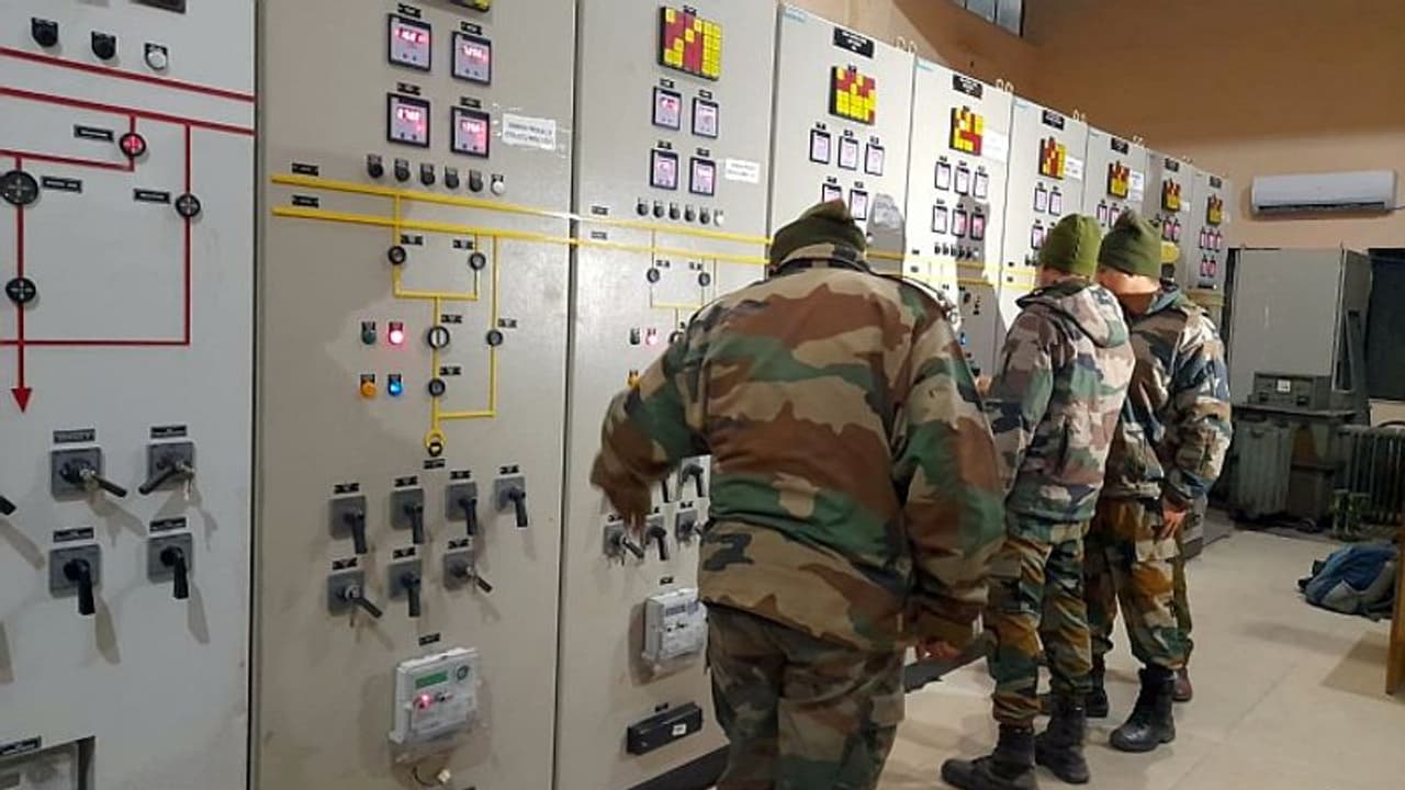 Jammu set to spend another night in darkness, Army on the job to restore power
