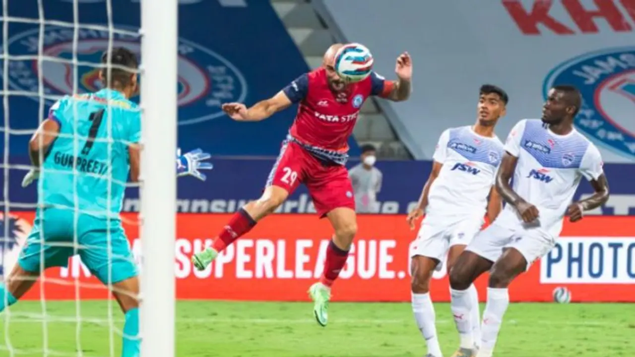 ISL 2021: মুম্বইয়ের ঘাড়ে নিঃশ্বাস ফেলার সুযোগ হাতছাড়া করল জামশেদপুর ISL 2021: মুম্বইয়ের ঘাড়ে নিঃশ্বাস ফেলার সুযোগ হাতছাড়া করল জামশেদপুর