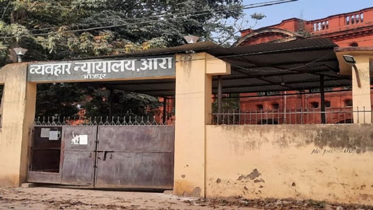 बिहार की शराबबंदी में ऐसा पहला मामला: मां ने दिलाई शराबी बेटे को 5 साल की सजा, आरा कोर्ट ने सुनाया फैसला बिहार की शराबबंदी में ऐसा पहला मामला: मां ने दिलाई शराबी बेटे को 5 साल की सजा, आरा कोर्ट ने सुनाया फैसला