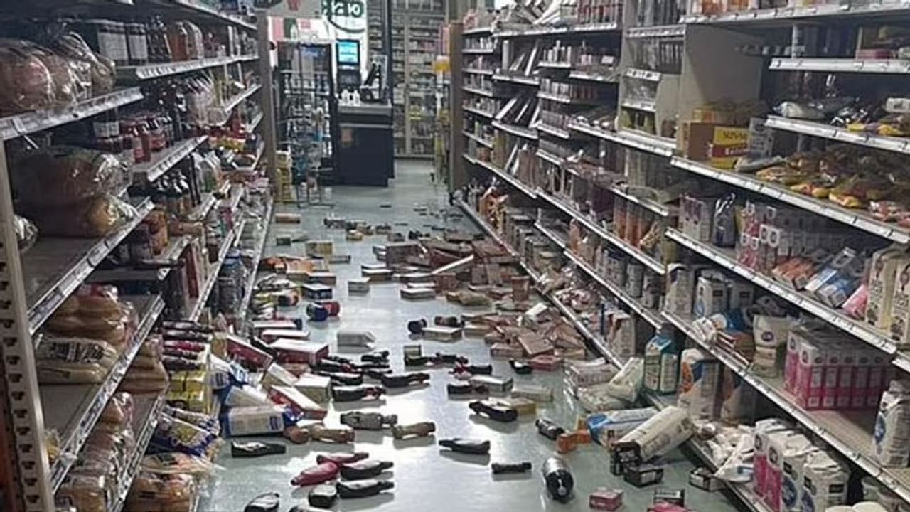 अमेरिका के कैलिफोर्निया में 6.2 तीव्रता का भूकंप; 20 सेकंड तक कांपती रही धरती; साल 2010 के बाद ऐसा झटका अमेरिका के कैलिफोर्निया में 6.2 तीव्रता का भूकंप; 20 सेकंड तक कांपती रही धरती; साल 2010 के बाद ऐसा झटका