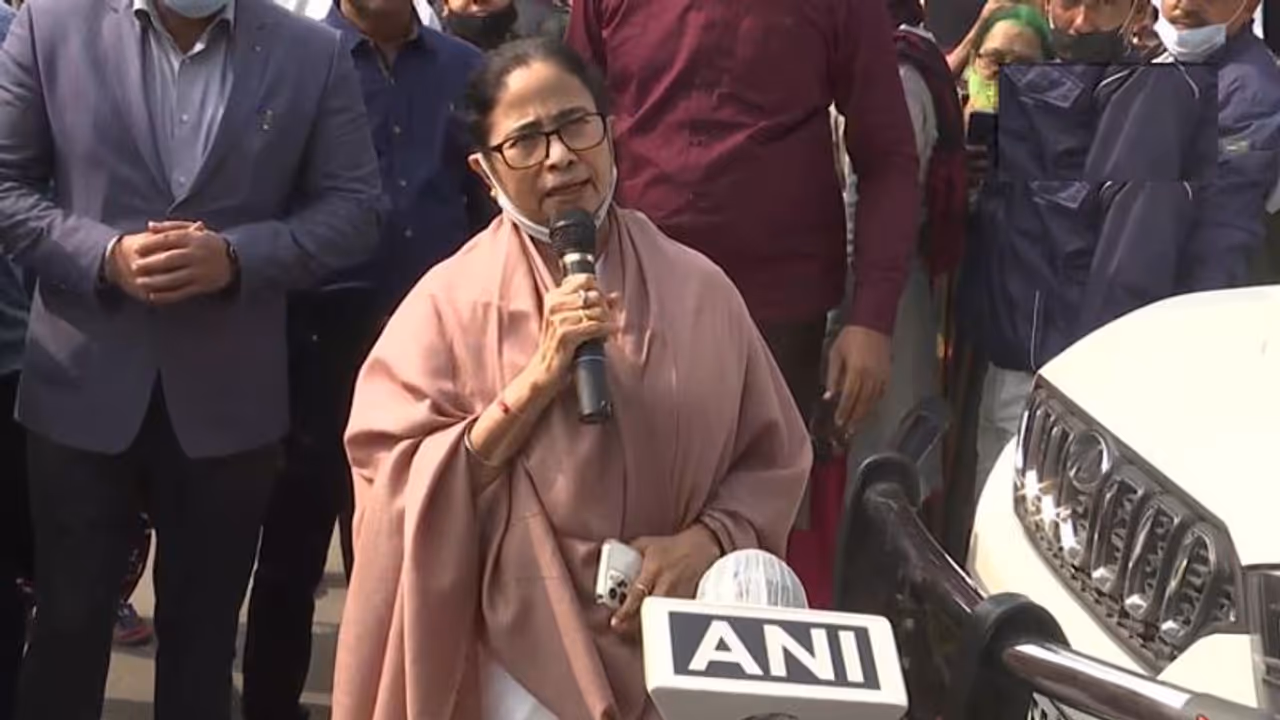 Kolkata Muncipal Election Result Updates: TMC की बंपर जीत, ममता बोलीं ये ऐतिहासिक जीत, जनता ने हमें स्वीकारा Kolkata Muncipal Election Result Updates: TMC की बंपर जीत, ममता बोलीं ये ऐतिहासिक जीत, जनता ने हमें स्वीकारा