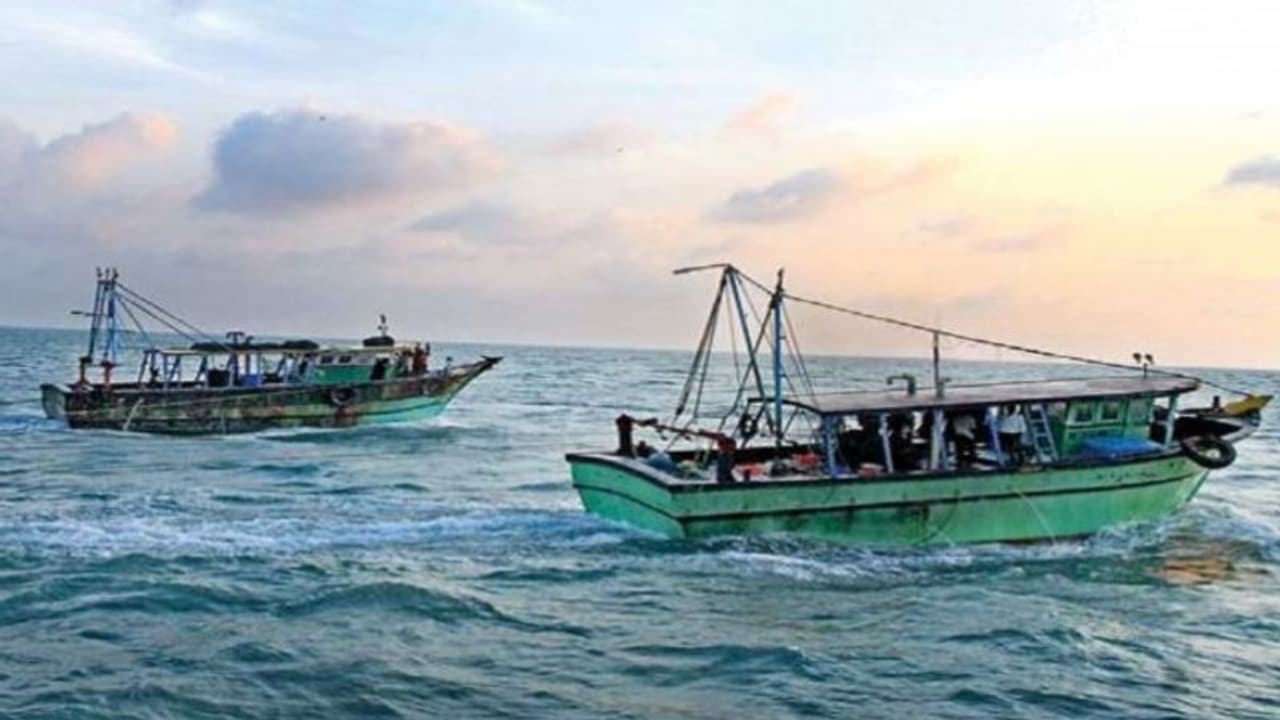 ശ്രീലങ്കൻ നാവികസേന അറസ്റ്റ് ചെയ്ത ഇന്ത്യൻ മത്സ്യത്തൊഴിലാളികളെ വിട്ടയക്കാൻ ഉത്തരവ് ശ്രീലങ്കൻ നാവികസേന അറസ്റ്റ് ചെയ്ത ഇന്ത്യൻ മത്സ്യത്തൊഴിലാളികളെ വിട്ടയക്കാൻ ഉത്തരവ്