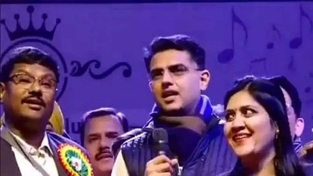 सचिन पायलट का दिखा नया अंदाज: गाया ऐसा गाना कि लूट ली पूरी महफिल, निकाले कई सियासी मायने..खुद सुन लीजिए सचिन पायलट का दिखा नया अंदाज: गाया ऐसा गाना कि लूट ली पूरी महफिल, निकाले कई सियासी मायने..खुद सुन लीजिए