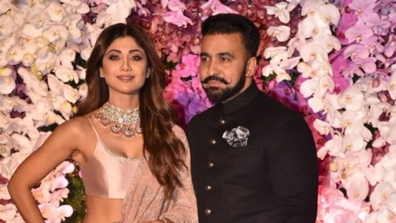 Raj Kundra Case Review 2021: രാജ് കുന്ദ്രയുടെ അശ്ലീലചിത്ര നിർമാണവും അറസ്റ്റും, ശില്പ ഷെട്ടിയെ കുഴക്കിയ 2021 Raj Kundra Case Review 2021: രാജ് കുന്ദ്രയുടെ അശ്ലീലചിത്ര നിർമാണവും അറസ്റ്റും, ശില്പ ഷെട്ടിയെ കുഴക്കിയ 2021