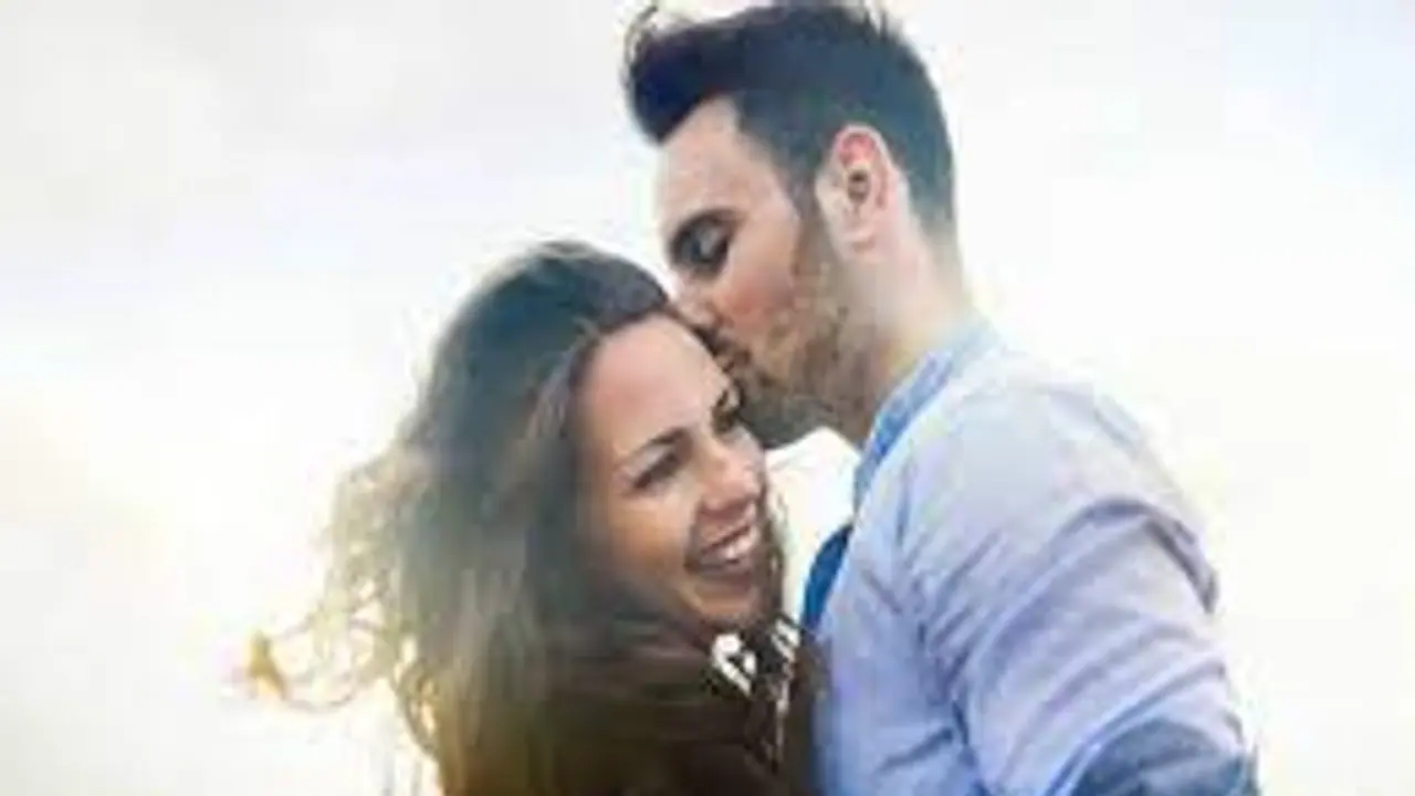 Lockdown Love Tips: লকডাউনে প্রেম হয়ে উঠুক আরও জমজমাট, জেনে নিন কী কী করবেন Lockdown Love Tips: লকডাউনে প্রেম হয়ে উঠুক আরও জমজমাট, জেনে নিন কী কী করবেন