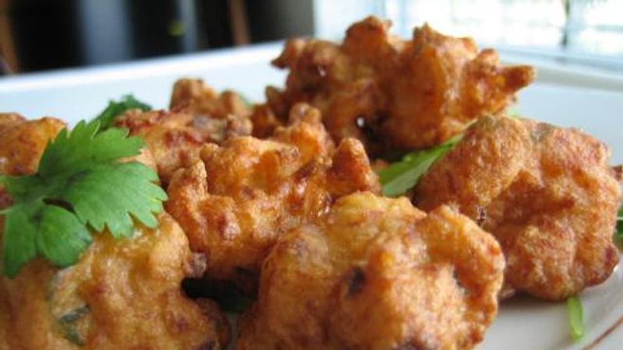 ஈவினிங் டீ, காபிக்கு சுட சுட காளான் பஜ்ஜி செஞ்சி சாப்பிடுங்க.. ரெசிபி இதோ!