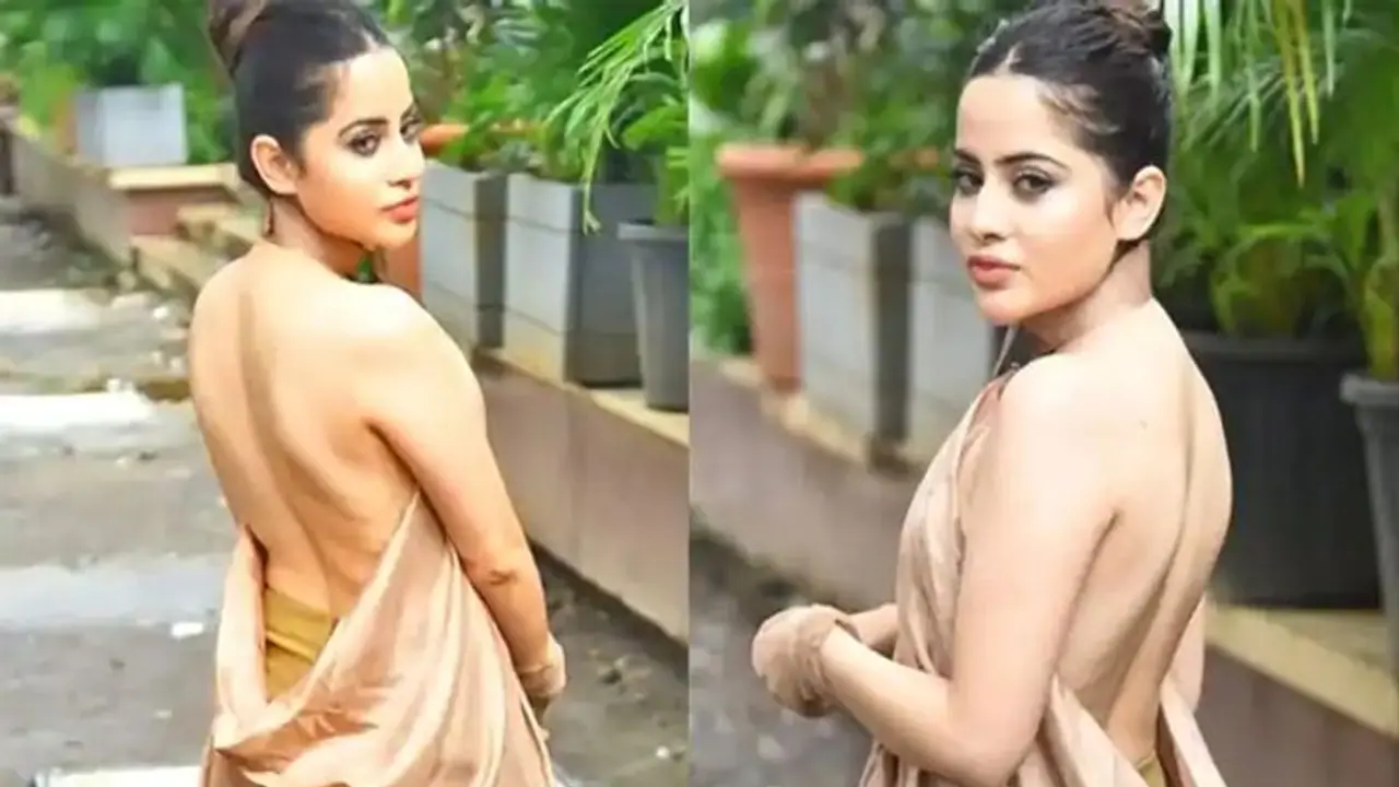 অর্ধনগ্ন ঘনিষ্ঠ অবস্থায় নীল ছবির শুটিং, পুলিশের হাতে ধরা পড়লেন উরফি, মুহূর্তে ভাইরাল ভিডিও অর্ধনগ্ন ঘনিষ্ঠ অবস্থায় নীল ছবির শুটিং, পুলিশের হাতে ধরা পড়লেন উরফি, মুহূর্তে ভাইরাল ভিডিও