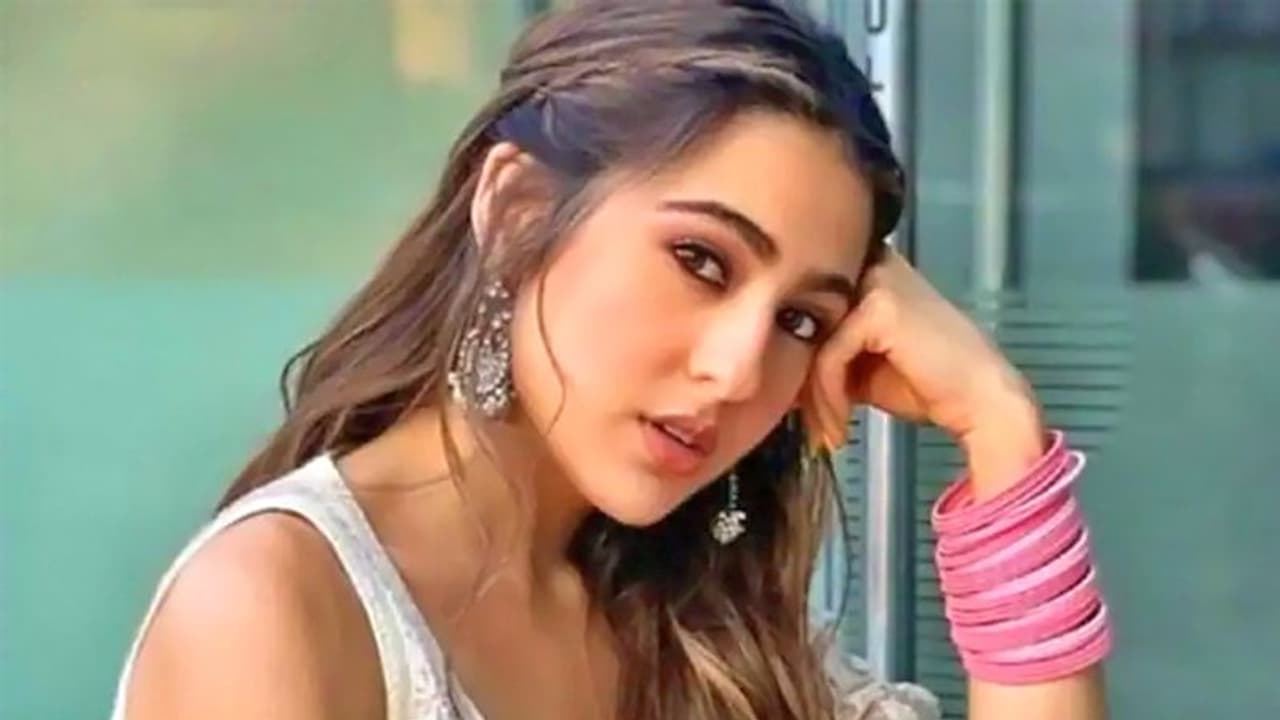 इन 4 सुपरस्टार के साथ स्वयंवर रचाना चाहती है Saif Ali Khan की बेटी Sara, 3 तो पहले से ही घर गृहस्थी वाले इन 4 सुपरस्टार के साथ स्वयंवर रचाना चाहती है Saif Ali Khan की बेटी Sara, 3 तो पहले से ही घर गृहस्थी वाले