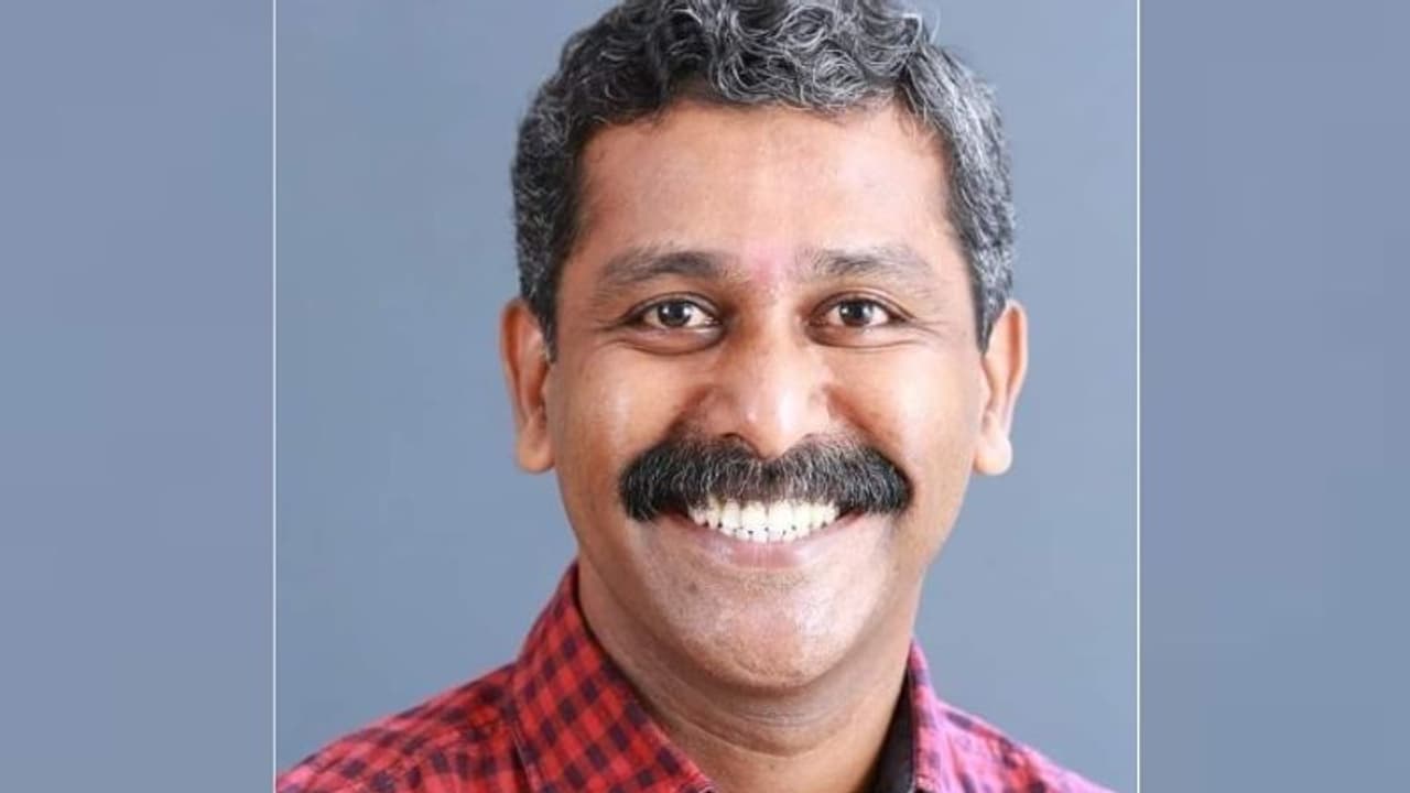 BJP Leader Murder : രഞ്ജിത്ത് വധക്കേസ്: കസ്റ്റഡിയിലായിരുന്ന അഞ്ച് പേരുടെ അറസ്റ്റ് രേഖപ്പെടുത്തി BJP Leader Murder : രഞ്ജിത്ത് വധക്കേസ്: കസ്റ്റഡിയിലായിരുന്ന അഞ്ച് പേരുടെ അറസ്റ്റ് രേഖപ്പെടുത്തി