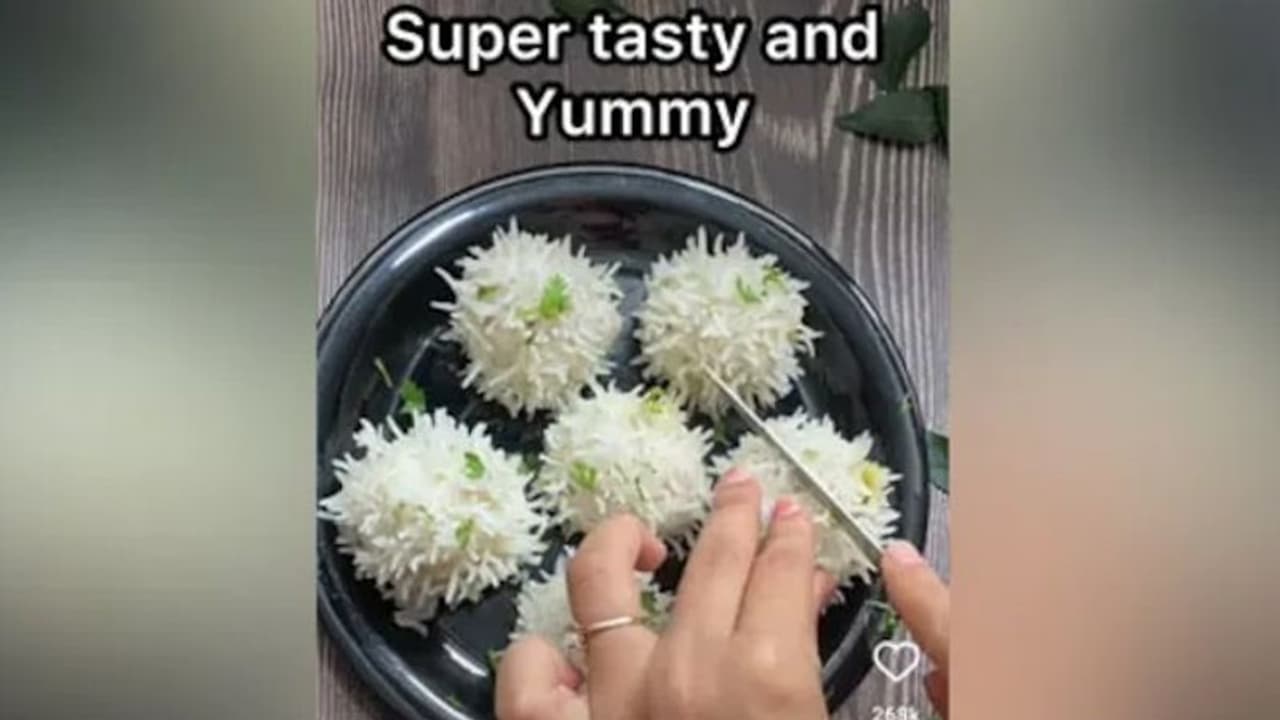 Viral Food Video : 'ഇതെന്താ കൊറോണ പലഹാരമോ?'; വീഡിയോ കാണാം...