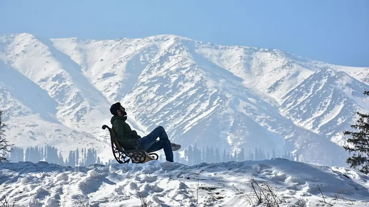 Kashmiris brace for harsh winter as 40 day Chillai Kalan phase begins Kashmiris brace for harsh winter as 40 day Chillai Kalan phase begins