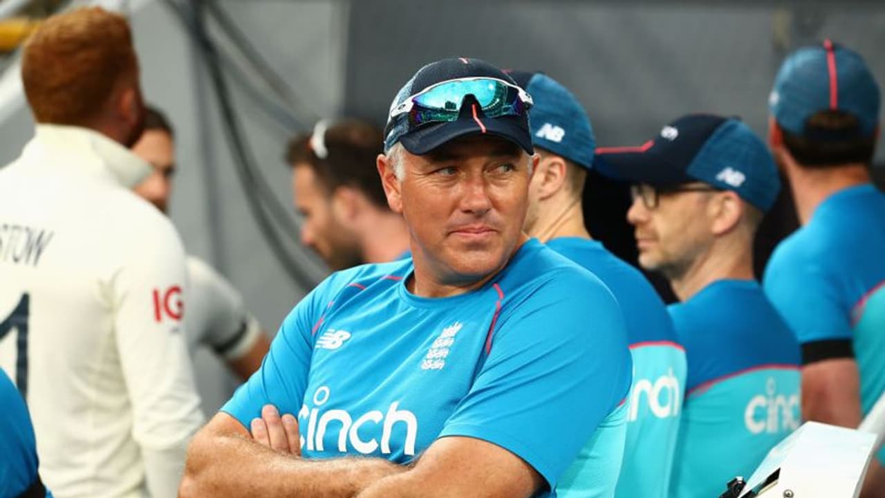 Ashes: चौथे टेस्ट से पहले इंग्लैंड को लगा तगड़ा झटका, हेड कोच क्रिस सिल्वरवुड Corona Positive Ashes: चौथे टेस्ट से पहले इंग्लैंड को लगा तगड़ा झटका, हेड कोच क्रिस सिल्वरवुड Corona Positive