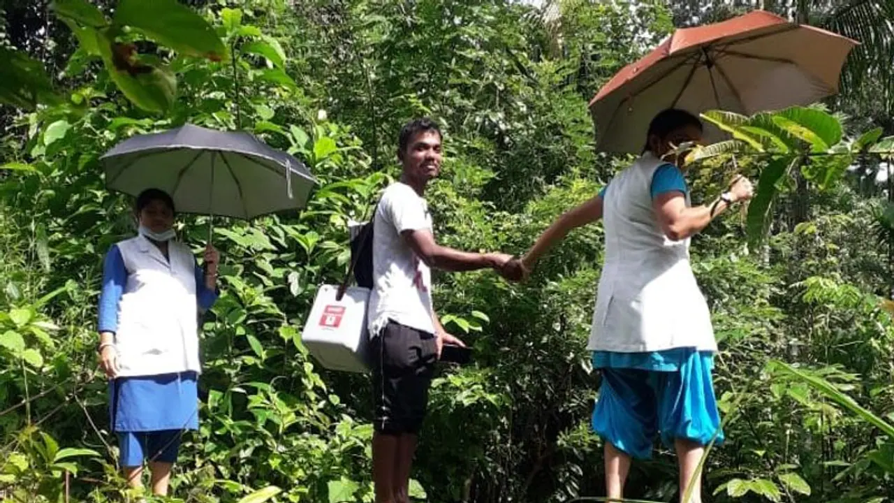 ओमिक्रोन का खतरा टालने 100% वैक्सीनेशन पर जोर; अब तक लगे 138.96 करोड़ डोज, PM मोदी कल करेंगे रिव्यू मीटिंग ओमिक्रोन का खतरा टालने 100% वैक्सीनेशन पर जोर; अब तक लगे 138.96 करोड़ डोज, PM मोदी कल करेंगे रिव्यू मीटिंग