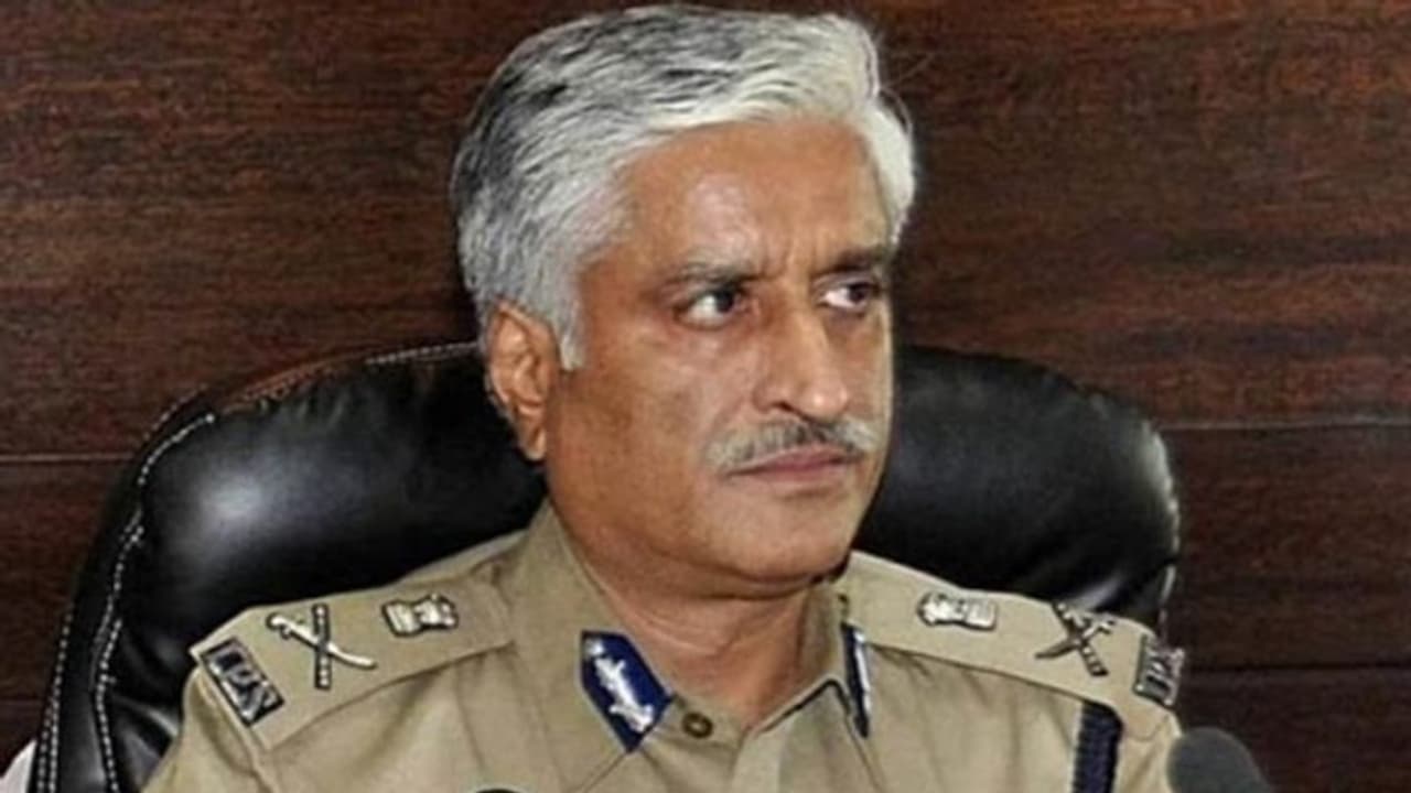 లూథియానాలో పేలుడుకు పాల్పడిన వారికి ఉగ్రవాద సంస్థలతో సంబంధాలున్నాయి పంజాబ్ డీజీపీ లూథియానాలో పేలుడుకు పాల్పడిన వారికి ఉగ్రవాద సంస్థలతో సంబంధాలున్నాయి పంజాబ్ డీజీపీ