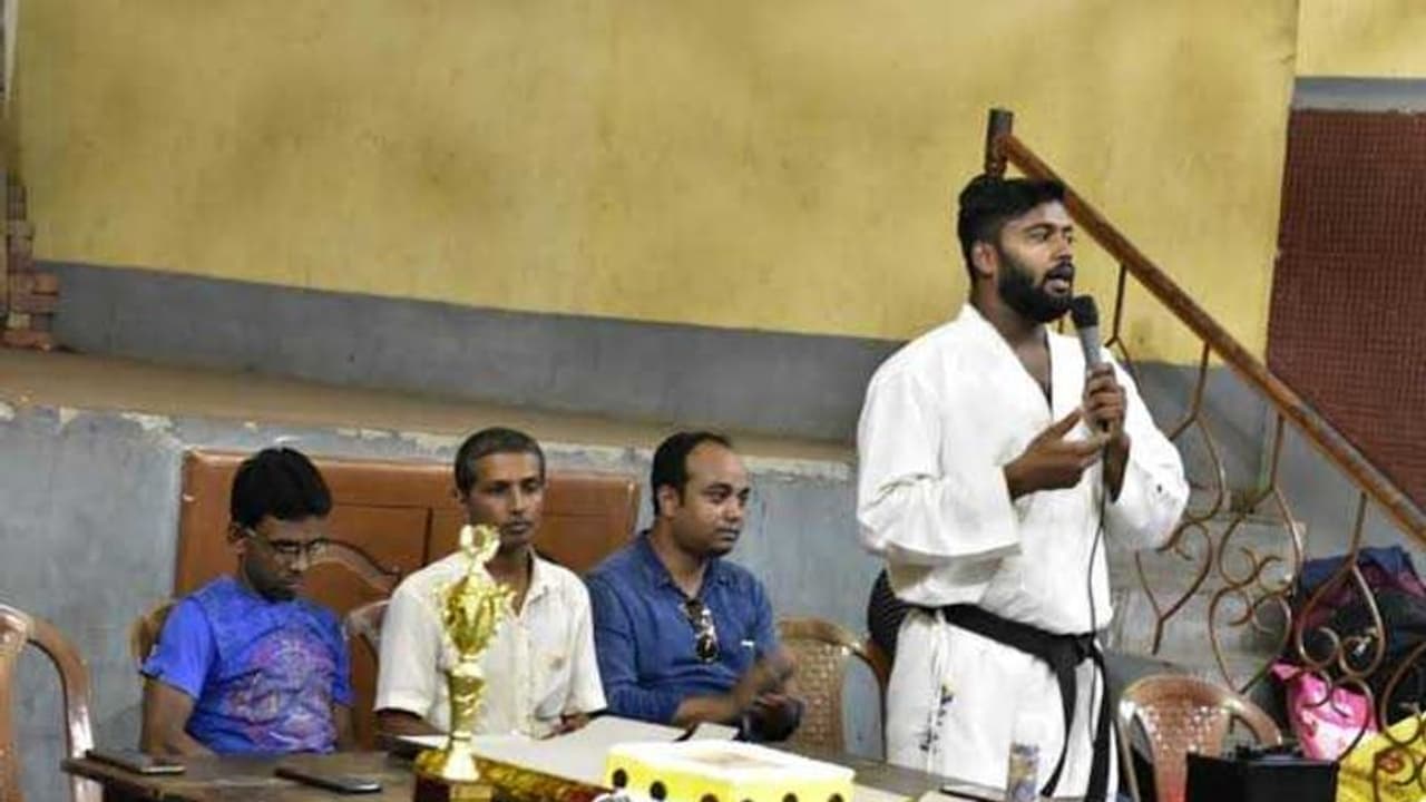 আন্তর্জাতিক ক্যারাটে মাস্টার ট্রেনিংয়ে স্থান মুর্শিদাবাদের, অংশ নিলেন ৮ প্রশিক্ষক আন্তর্জাতিক ক্যারাটে মাস্টার ট্রেনিংয়ে স্থান মুর্শিদাবাদের, অংশ নিলেন ৮ প্রশিক্ষক