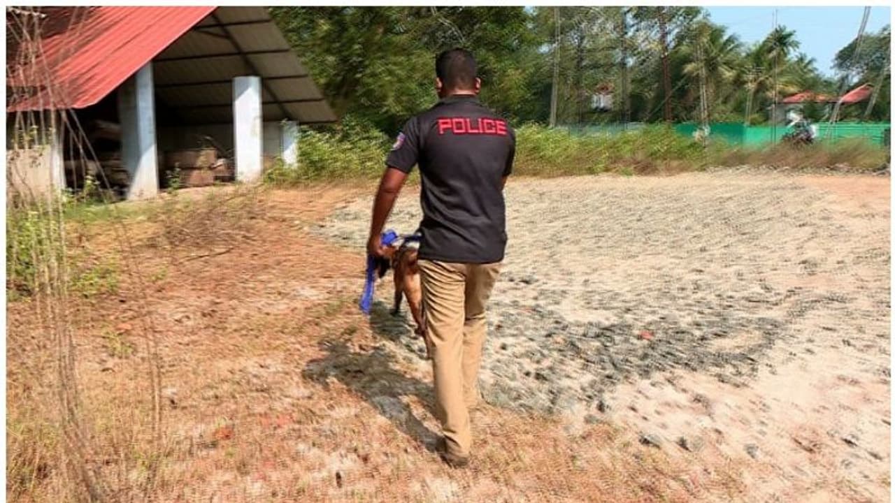 Alappuzha Murder: ആലപ്പുഴ ഇരട്ടക്കൊലപാതകം; ഉന്നത ഗൂഢാലോചനയെന്ന് സ്ഥിരീകരണം Alappuzha Murder: ആലപ്പുഴ ഇരട്ടക്കൊലപാതകം; ഉന്നത ഗൂഢാലോചനയെന്ന് സ്ഥിരീകരണം