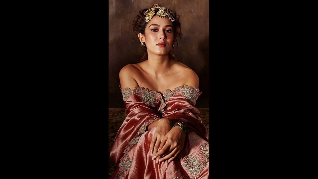 మీరా రాజ్ పూత్ అందమైన కురుల వెనక రహస్యం ఇదే...! మీరా రాజ్ పూత్ అందమైన కురుల వెనక రహస్యం ఇదే...!