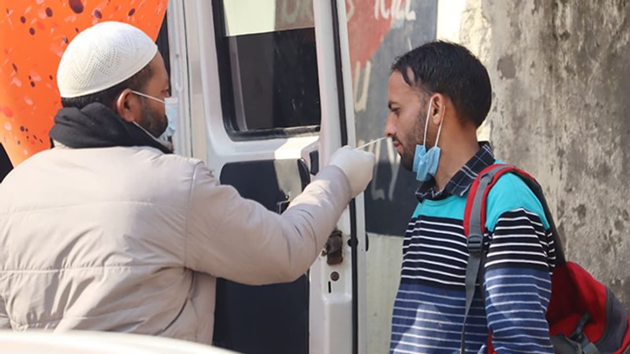 Omicron Update : तमिलनाडु में ओमीक्रोन बम, एक दिन में 33 नए मरीज... तेलंगाना, कर्नाटक और केरल में भी नए केस