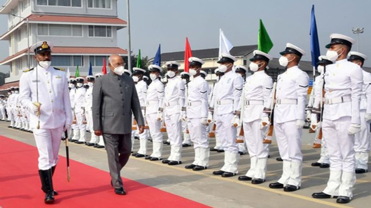 Today's Update : कोविंद ने कोच्चि स्थित दक्षिणी नौसेना कमान में देखी नौसेना की युद्ध क्षमता Today's Update : कोविंद ने कोच्चि स्थित दक्षिणी नौसेना कमान में देखी नौसेना की युद्ध क्षमता