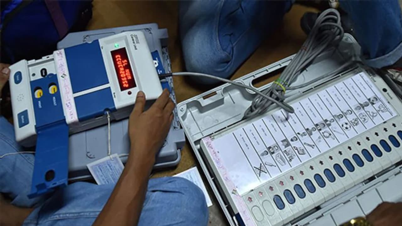 MP Panchayat Election: प्रदेश में पंचायत चुनाव होंगे, लेकिन जारी नहीं होंगे रिजल्ट, निर्वाचन आयोग ने बताई वजह MP Panchayat Election: प्रदेश में पंचायत चुनाव होंगे, लेकिन जारी नहीं होंगे रिजल्ट, निर्वाचन आयोग ने बताई वजह