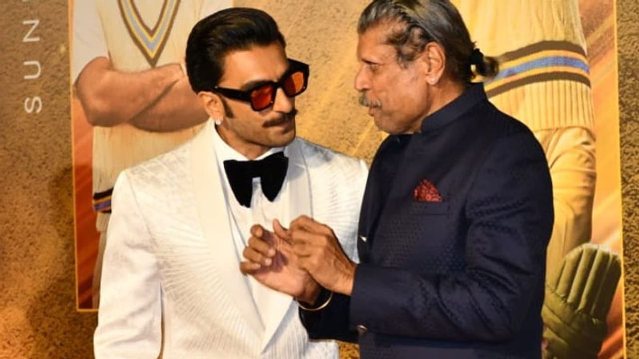 রণবীর সিং র ঝুলিতে রয়েছে মোট ৫ টি বায়োপিক, একটিতে আবার দেখা যাবে সাঁতারুর চরিত্রে রণবীর সিং র ঝুলিতে রয়েছে মোট ৫ টি বায়োপিক, একটিতে আবার দেখা যাবে সাঁতারুর চরিত্রে