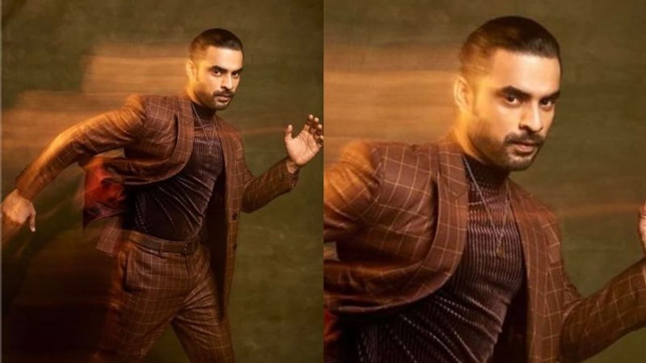 Tovino Thomas Photos : മിന്നൽ വേഗത്തിൽ ടൊവിനോ; പുത്തൻ ചിത്രങ്ങളുമായി താരം Tovino Thomas Photos : മിന്നൽ വേഗത്തിൽ ടൊവിനോ; പുത്തൻ ചിത്രങ്ങളുമായി താരം