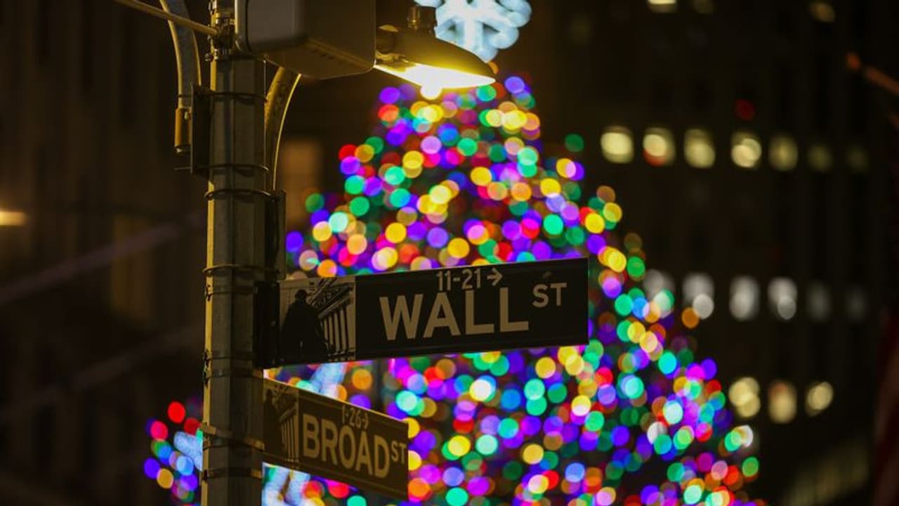 ২৪ ডিসেম্বর থেকে বড়দিনের ছুটি স্টক মার্কেটে, অন্যদিকে ২৩ ডিসেম্বর থেকেই বন্ধ বন্ড মার্কেট