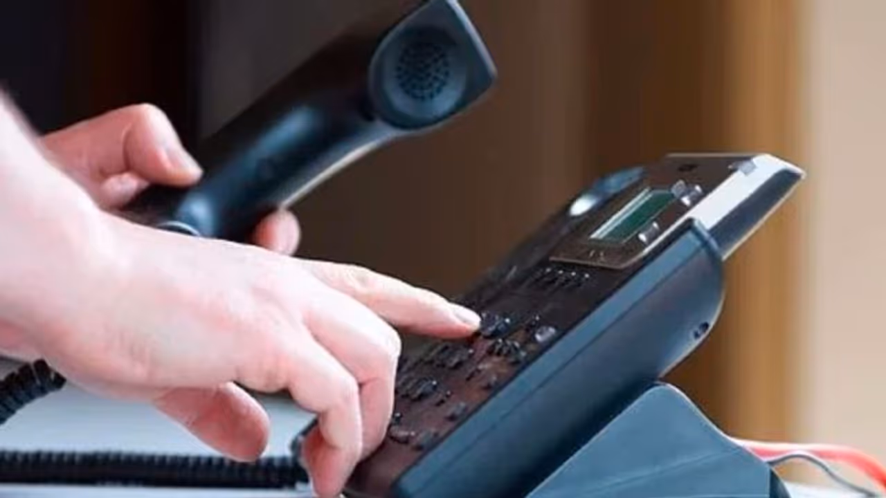 ఫోన్ ట్యాపింగ్ కేసు: ఇద్దరు మాజీ పోలీసు అధికారులకు లుకౌట్ నోటీసులు