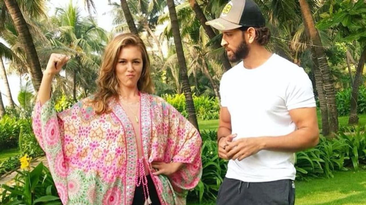 क्या Hrithik Roshan इस हॉलीवुड एक्ट्रेस संग कर रहे किसी बड़े प्रोजेक्ट पर काम, ये फोटोज हैं सबूत क्या Hrithik Roshan इस हॉलीवुड एक्ट्रेस संग कर रहे किसी बड़े प्रोजेक्ट पर काम, ये फोटोज हैं सबूत