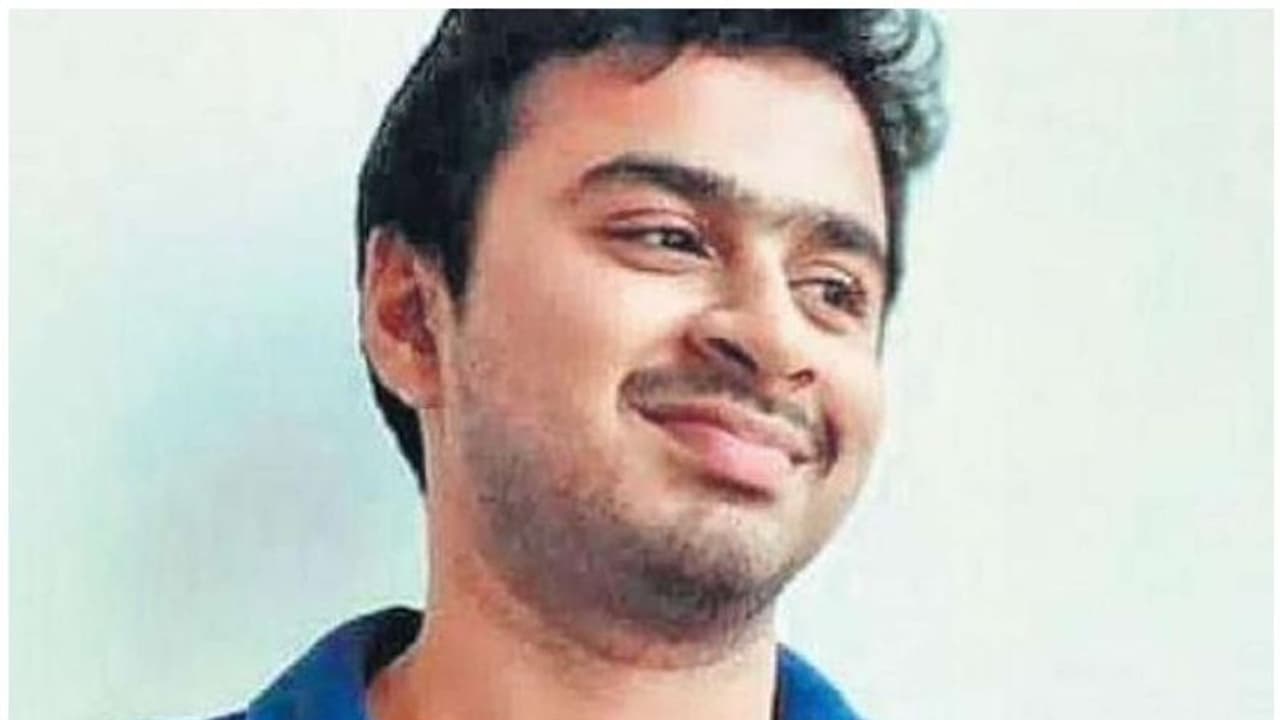 UPSC CSE : 'ഐഎഎസ് സ്വപ്നമായിരുന്നു'; 4 പരാജയത്തിനൊടുവിൽ 5ാം തവണ അഖിലേന്ത്യാതലത്തിൽ 12ാം റാങ്കുമായി മിഥുൻ UPSC CSE : 'ഐഎഎസ് സ്വപ്നമായിരുന്നു'; 4 പരാജയത്തിനൊടുവിൽ 5ാം തവണ അഖിലേന്ത്യാതലത്തിൽ 12ാം റാങ്കുമായി മിഥുൻ