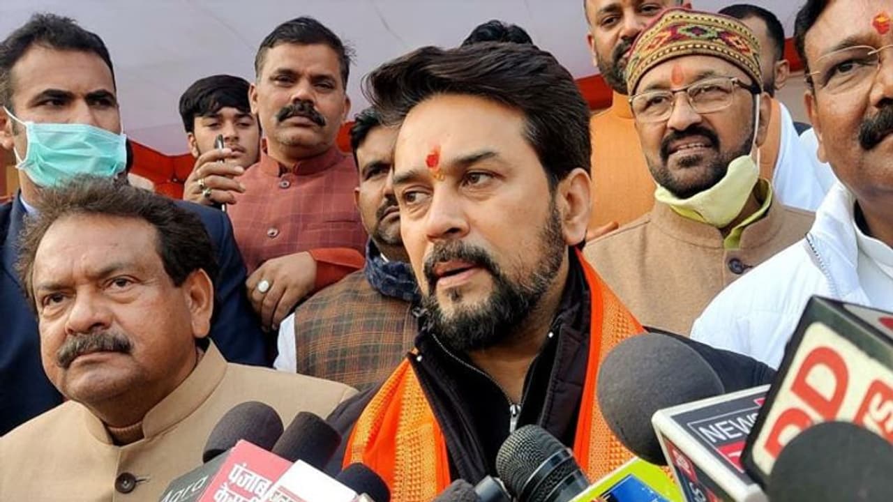 भ्रामक खबरें फैलाकर देश की एकता को खत्‍म कर रहे पोर्टल और यूट्यूब चैनल: अनुराग ठाकुर