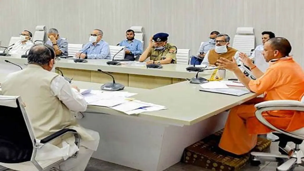 यूपी में क्रिसमस और नववर्ष के कार्यक्रमों पर ओमिक्रोन ने लगाया ग्रहण, CM योगी ने अफसरों को जारी किए निर्देश यूपी में क्रिसमस और नववर्ष के कार्यक्रमों पर ओमिक्रोन ने लगाया ग्रहण, CM योगी ने अफसरों को जारी किए निर्देश