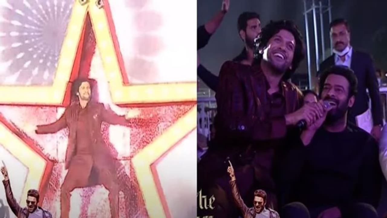 Radhe Shyam Pre Release event: నవీన్ పోలిశెట్టి అదిరిపోయే ఎంట్రీ.. రచ్చ రచ్చ చేసిన జాతిరత్నం Radhe Shyam Pre Release event: నవీన్ పోలిశెట్టి అదిరిపోయే ఎంట్రీ.. రచ్చ రచ్చ చేసిన జాతిరత్నం