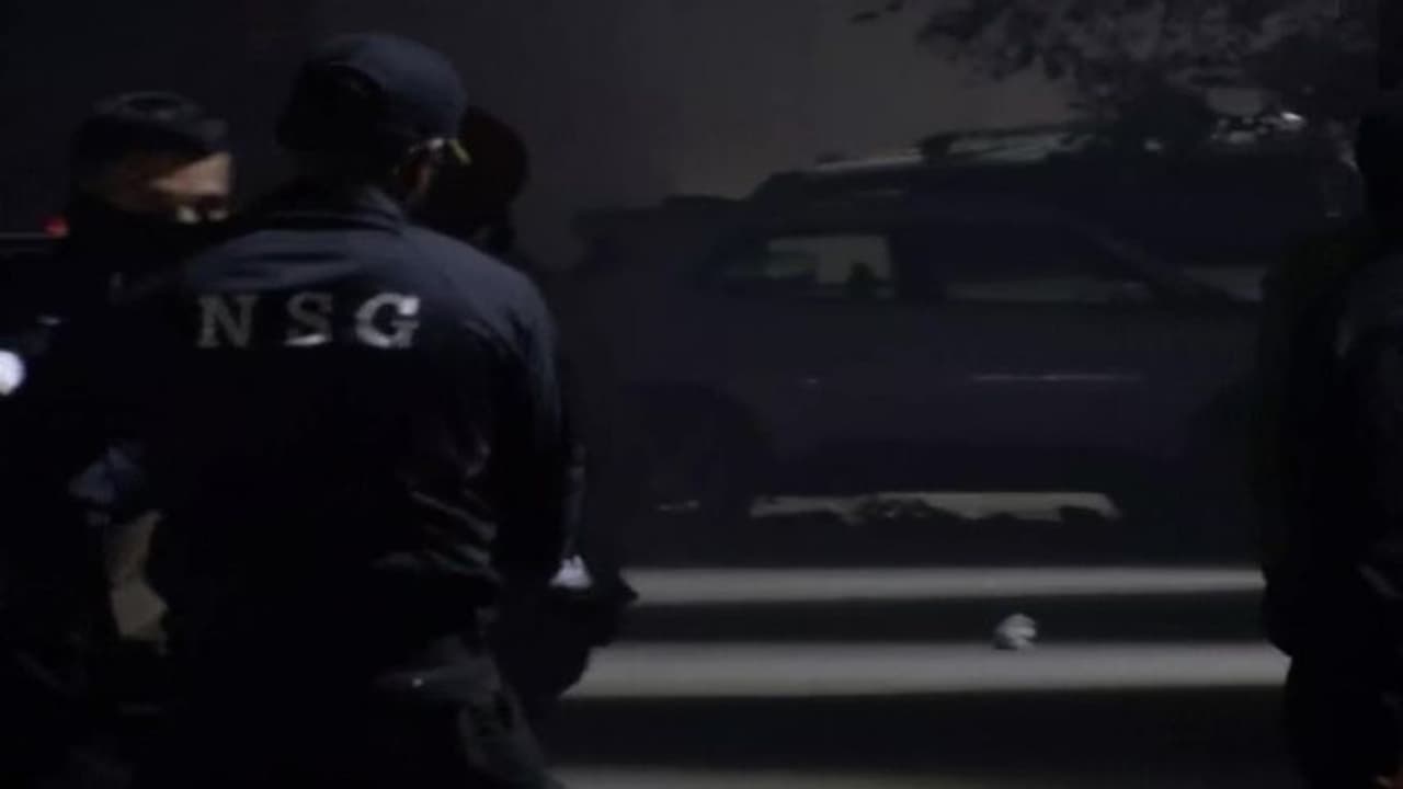 Ludhiana Court Blast: खालिस्तानी ग्रुप पर शक, NSG की टीम ने मलबे में पड़े शव को हटवाया Ludhiana Court Blast: खालिस्तानी ग्रुप पर शक, NSG की टीम ने मलबे में पड़े शव को हटवाया