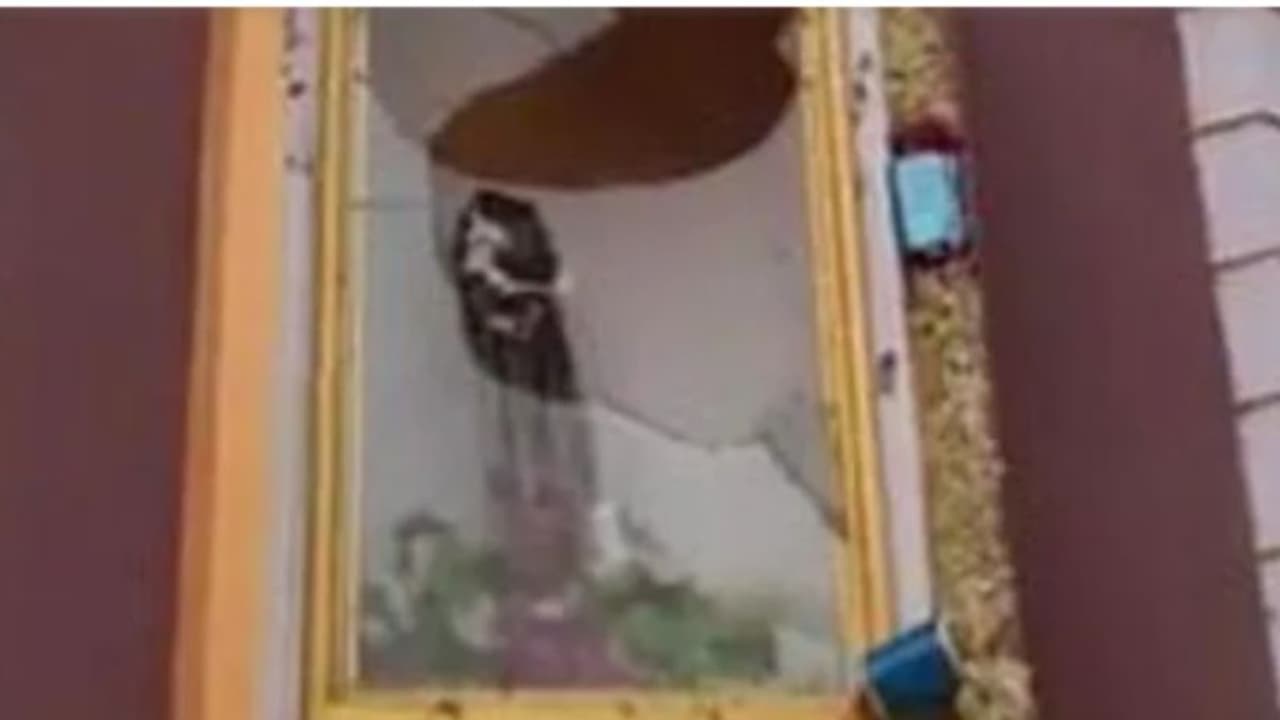 കർണാടകയില് ക്രിസ്ത്യൻ പള്ളിക്ക് നേരെ ആക്രമണം; 160 വർഷത്തിലേറെ പഴക്കമുള്ള കൂടാരം തകര്ന്നു കർണാടകയില് ക്രിസ്ത്യൻ പള്ളിക്ക് നേരെ ആക്രമണം; 160 വർഷത്തിലേറെ പഴക്കമുള്ള കൂടാരം തകര്ന്നു