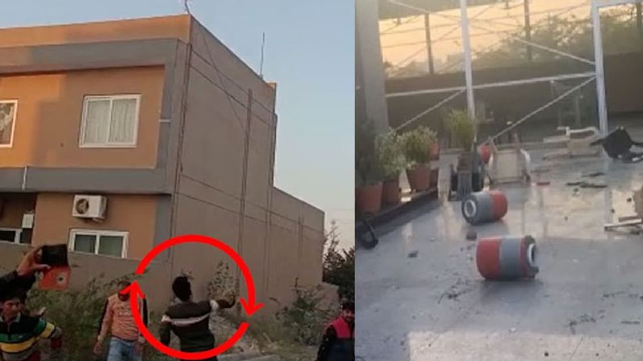 वसुंधरा राजे के सांसद बेटे दुष्यंत सिंह के दफ्तर पर जबरदस्त पथराव तोड़फोड़, भाजपा कार्यकर्ताओं का गुस्सा फूटा वसुंधरा राजे के सांसद बेटे दुष्यंत सिंह के दफ्तर पर जबरदस्त पथराव तोड़फोड़, भाजपा कार्यकर्ताओं का गुस्सा फूटा