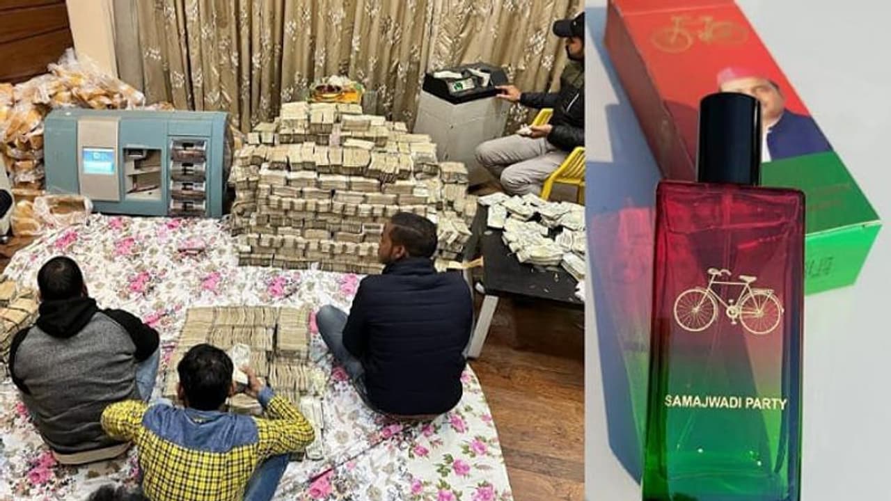 सपा नेताओं के बाद आयकर विभाग का 'समाजवादी परफ्यूम' पर शिकंजा, इत्र कारोबारी के ठिकानों पर हुई छापेमारी सपा नेताओं के बाद आयकर विभाग का 'समाजवादी परफ्यूम' पर शिकंजा, इत्र कारोबारी के ठिकानों पर हुई छापेमारी