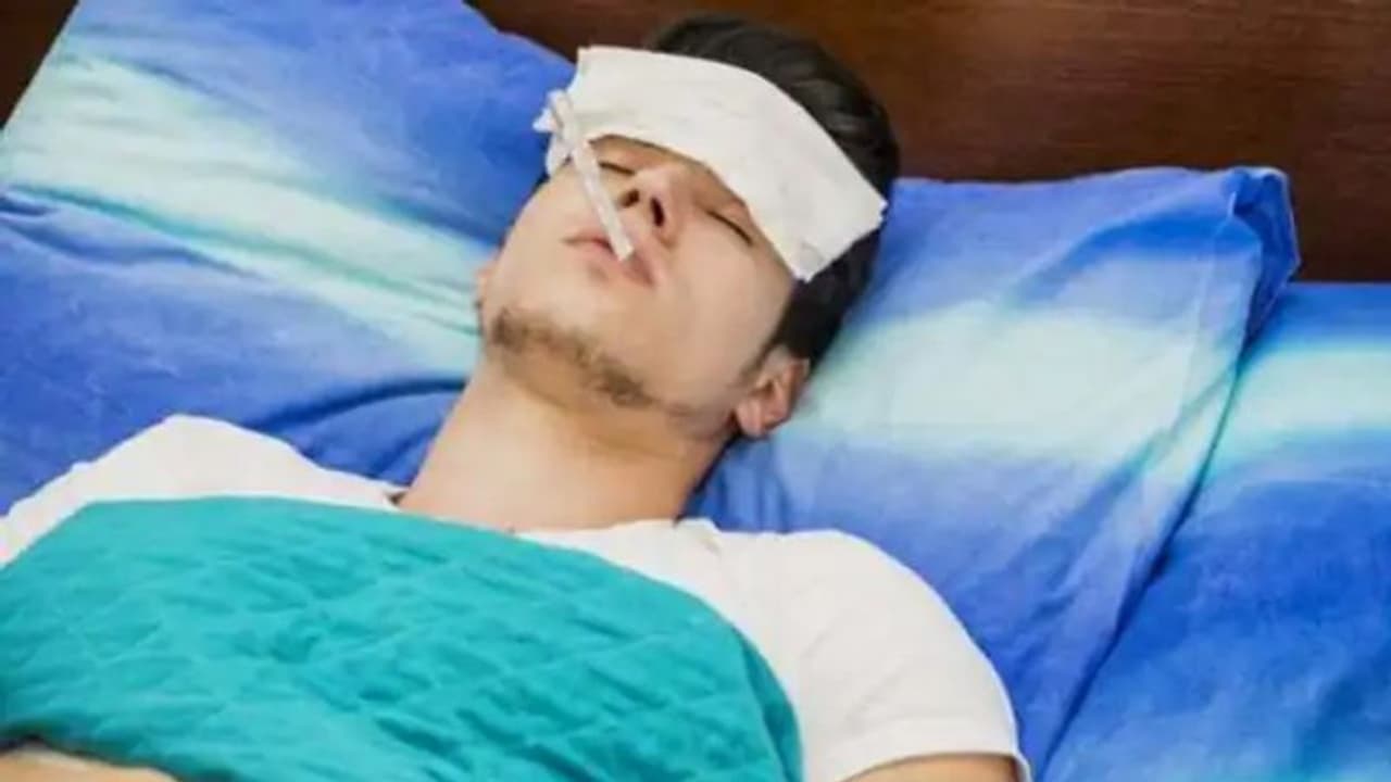 Omicron Threat: ಲಸಿಕೆ ಪಡೆದವರಿಗೂ ಒಮಿಕ್ರೋನ್ ಬರೋದೇಕೆ? Omicron Threat: ಲಸಿಕೆ ಪಡೆದವರಿಗೂ ಒಮಿಕ್ರೋನ್ ಬರೋದೇಕೆ?