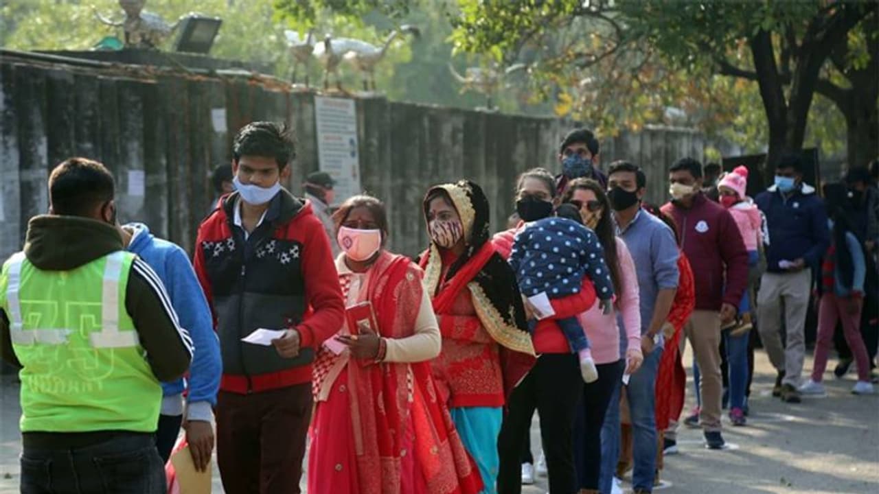 అవసరమైతే జిల్లా స్థాయిలో ఆంక్షలు విధించండి.. ఒమిక్రాన్ దృష్ట్యా రాష్ట్రాలకు కేంద్ర హోం శాఖ లేఖ