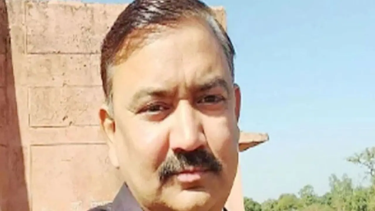 बायोलॉजी टीचर की गंदी करतूत, छात्राओं को दिखाता गंदे गंदे वीडियो, बार बार पढ़ाता था रिप्रोडक्शन वाला चैप्टर