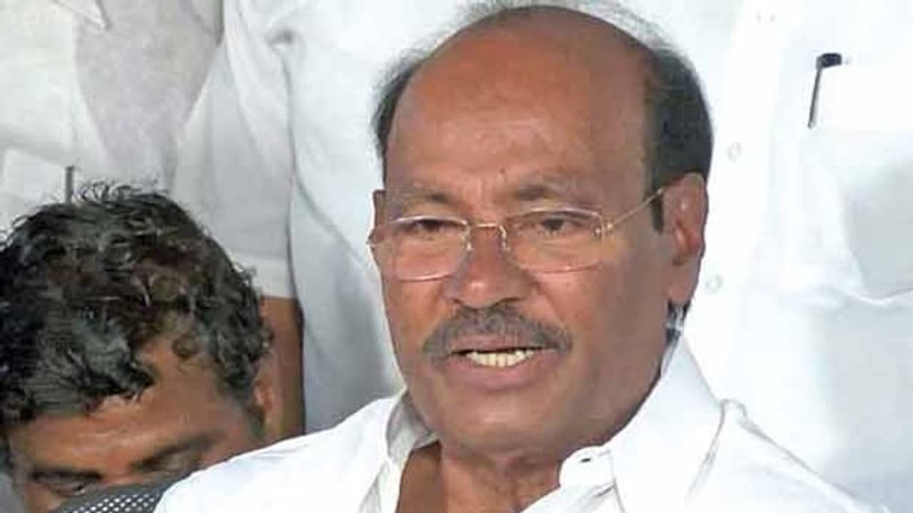 ஆளுநரின் மறைமுக அழுத்தம் தான் காரணமா ? சுயாட்சிக்கு எதிராக நிற்கும் திமுக..? ராமதாஸ் பரபரப்பு ட்வீட் ஆளுநரின் மறைமுக அழுத்தம் தான் காரணமா ? சுயாட்சிக்கு எதிராக நிற்கும் திமுக..? ராமதாஸ் பரபரப்பு ட்வீட்