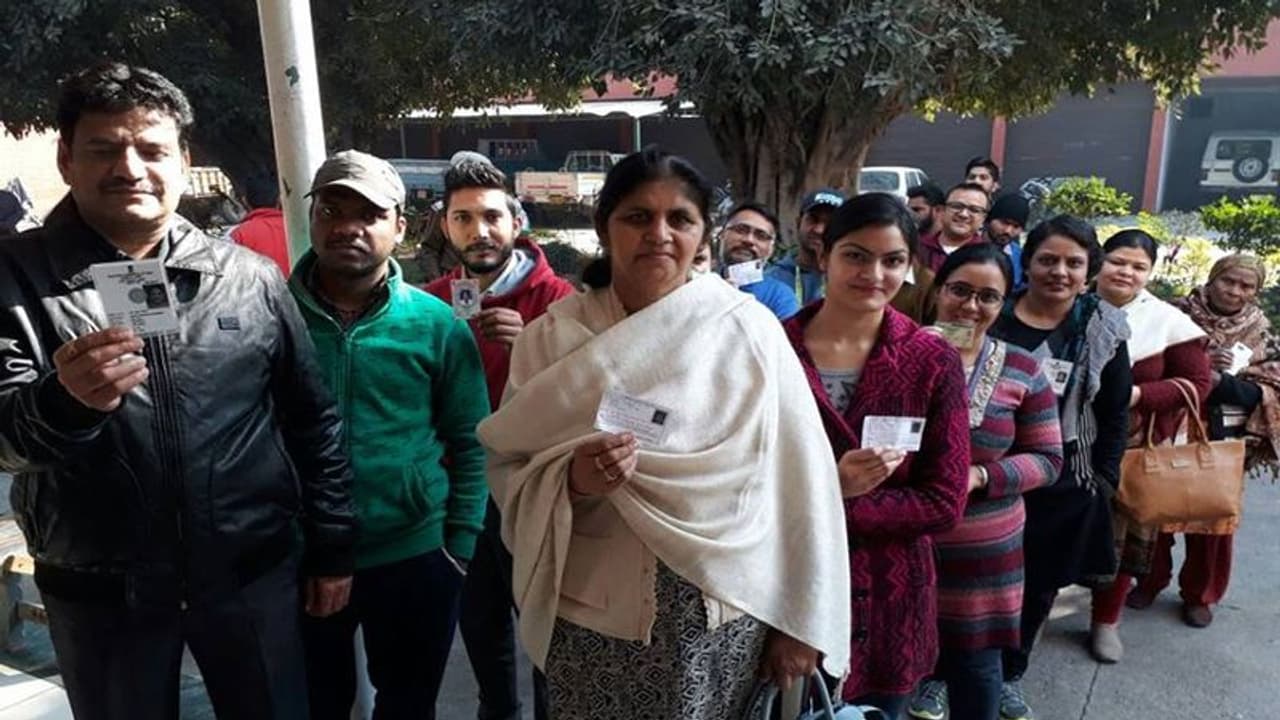 चंडीगढ़ नगर निगम चुनाव 2021 : 694 पोलिंग बूथों पर मतदान संपन्न, 65 फीसदी से ज्यादा वोटिंग, अब रिजल्ट का इंतजार चंडीगढ़ नगर निगम चुनाव 2021 : 694 पोलिंग बूथों पर मतदान संपन्न, 65 फीसदी से ज्यादा वोटिंग, अब रिजल्ट का इंतजार