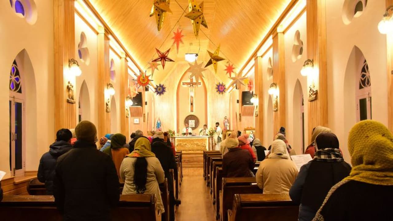 Gurugram: Christmas prayer disrupted, choir members pushed amid row over namaz Gurugram: Christmas prayer disrupted, choir members pushed amid row over namaz