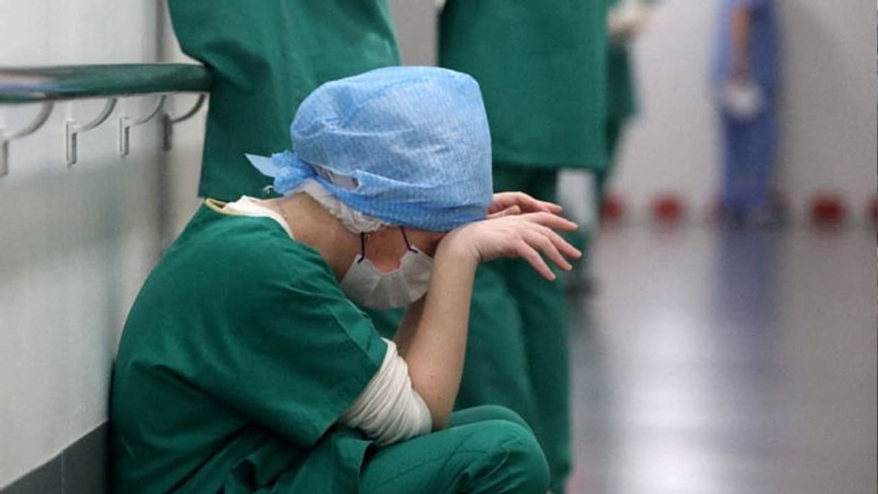 France में कोरोना मचा रहा कोहराम, 24 घंटे में मिले रिकॉर्ड 1 लाख संक्रमित France में कोरोना मचा रहा कोहराम, 24 घंटे में मिले रिकॉर्ड 1 लाख संक्रमित