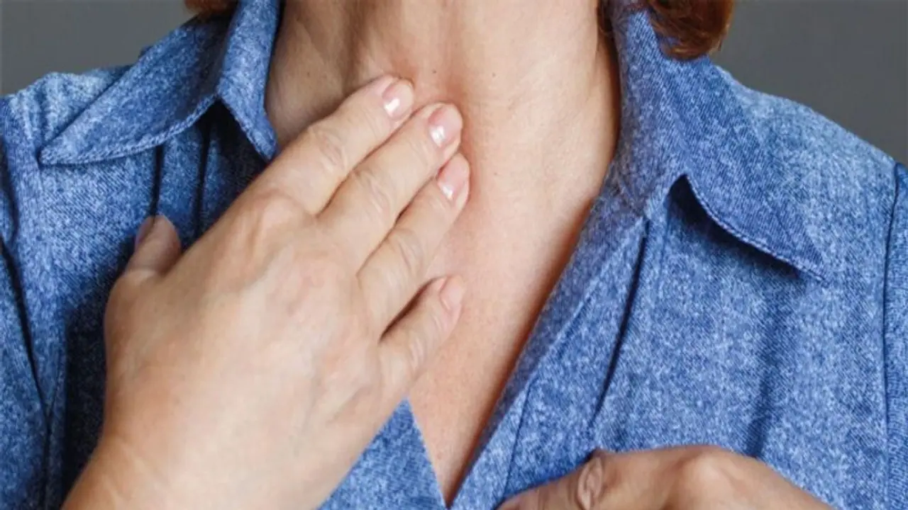 Omicron Less Severe: ಒಮಿಕ್ರೋನ್ ಗಂಟಲಿಗಷ್ಟೇ ಇಳಿಯುತ್ತೆ, ಶ್ವಾಸಕೋಶಕ್ಕಲ್ಲ! Omicron Less Severe: ಒಮಿಕ್ರೋನ್ ಗಂಟಲಿಗಷ್ಟೇ ಇಳಿಯುತ್ತೆ, ಶ್ವಾಸಕೋಶಕ್ಕಲ್ಲ!